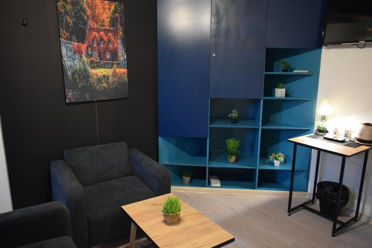 M - Square Private Rooms Skopje Bagian luar foto