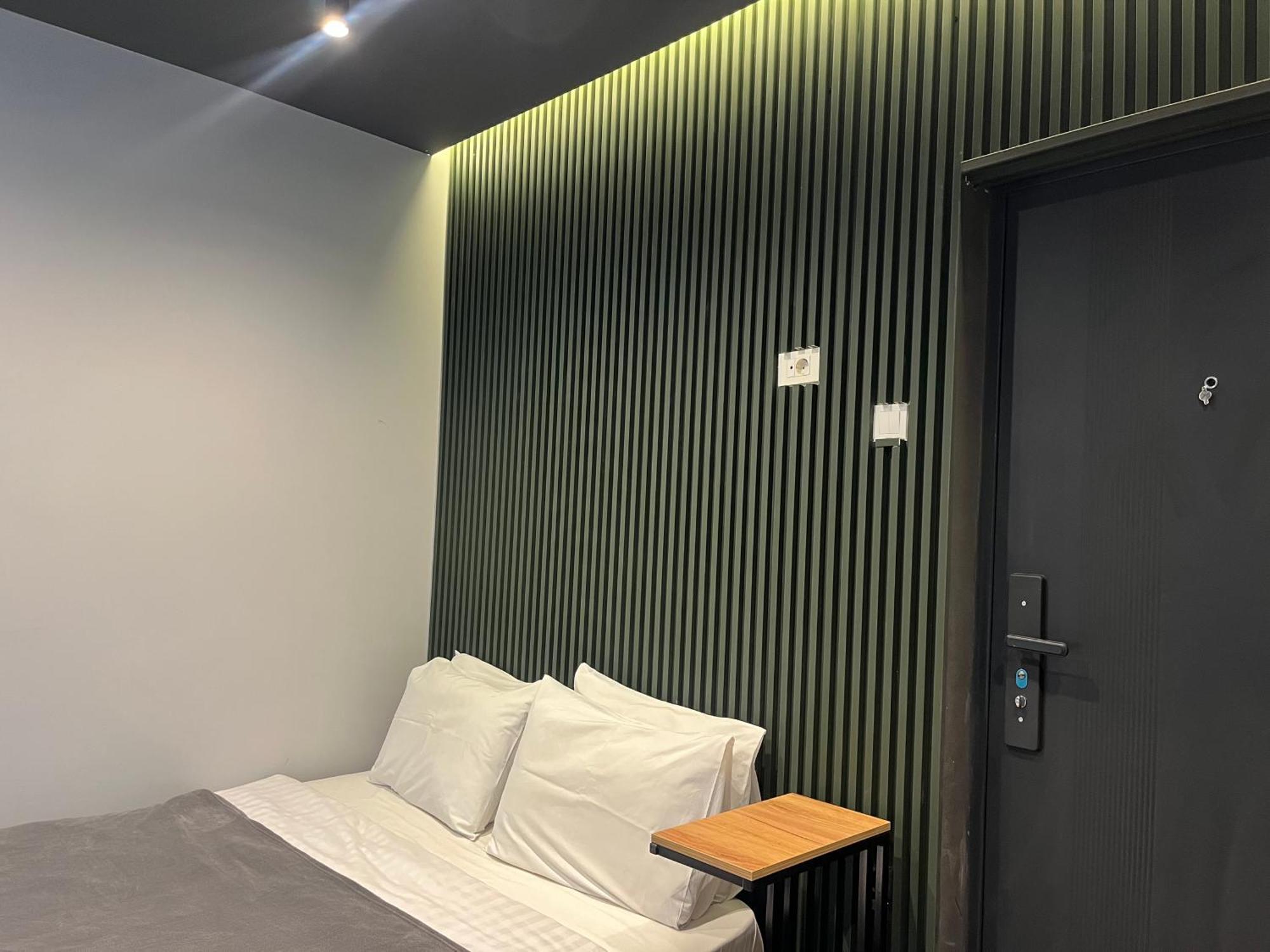 M - Square Private Rooms Skopje Ruang foto